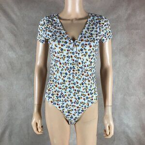 Inspired Hearts White Floral V-neck Short Sleeve Bodysuit NWT SMALL